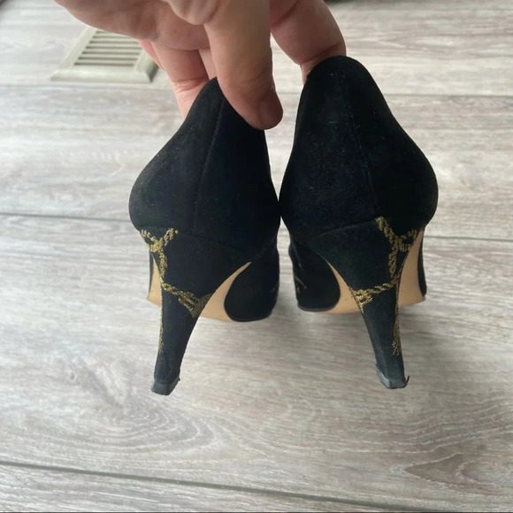 Caressa Made in Spain Suede Leather Embroidery Pumps - Picture 7 of 14